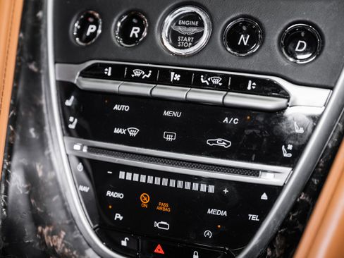 Used 2017 Aston Martin DB11 V12 image 27