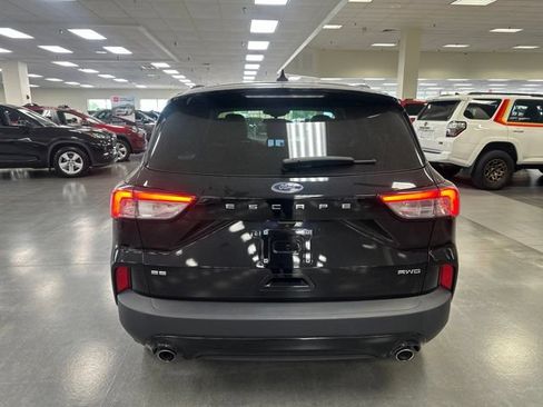 Used 2022 Ford Escape SE w/ SE Sport Appearance Package AWD/4WD image 6