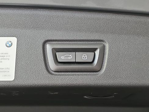 Used 2023 BMW i4 eDrive40 RWD image 13