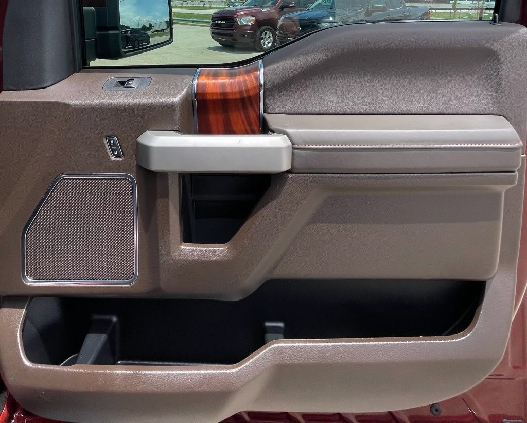 Used 2015 Ford F150 King Ranch w/ Equipment Group 601A Luxury AWD/4WD image 30
