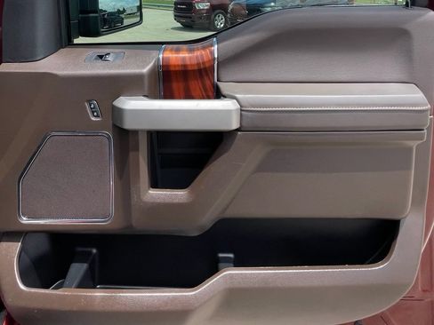 Used 2015 Ford F150 King Ranch w/ Equipment Group 601A Luxury AWD/4WD image 30