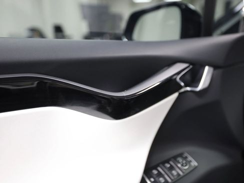 Used 2020 Tesla Model X image 26