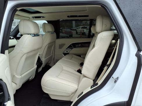 New 2026 Land Rover Range Rover Long Wheelbase SE AWD/4WD image 12