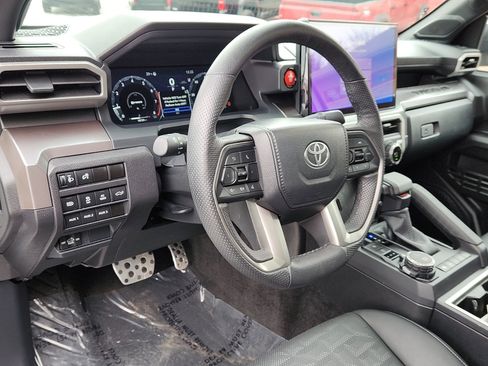 Used 2024 Toyota Tacoma TRD Sport image 11