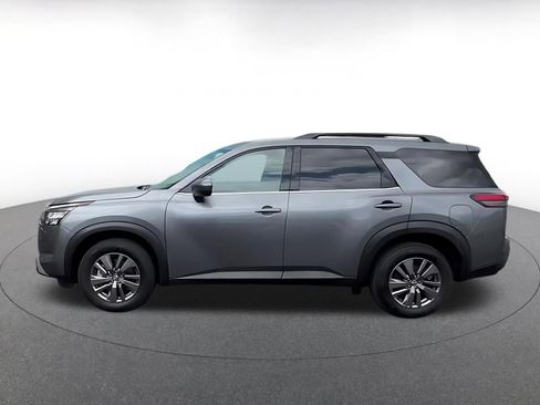 Used 2025 Nissan Pathfinder SV AWD/4WD image 9