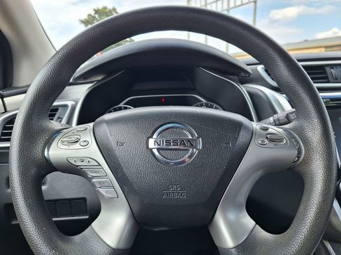 Used 2018 Nissan Murano S image 17