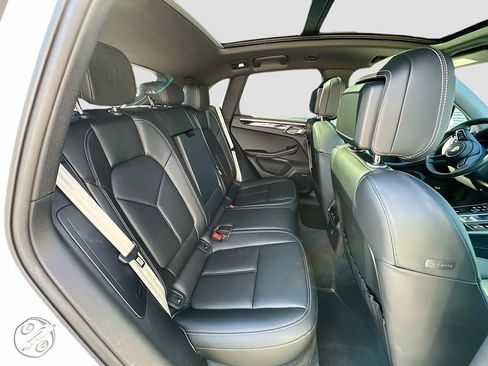 Certified 2026 Porsche Macan AWD/4WD image 29