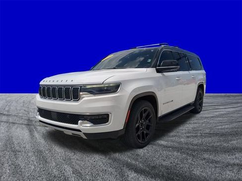 Used 2023 Jeep Wagoneer L Series II w/ Premium Group I AWD/4WD image 8