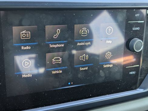 Used 2022 Volkswagen Taos SE image 11