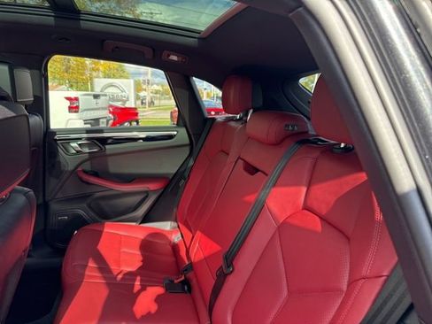 Used 2024 Porsche Macan image 19