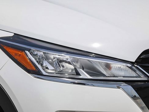 Used 2024 Nissan Kicks S FWD image 8