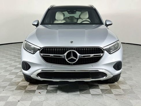 Used 2026 Mercedes-Benz GLC 300 image 2