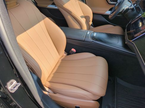 Used 2025 Mercedes-Benz E 450 4MATIC Sedan image 32