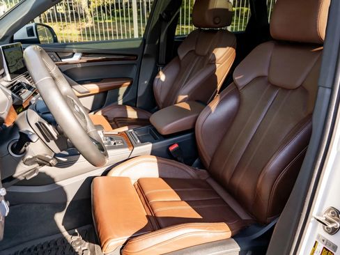 Used 2018 Audi Q5 Prestige w/ Prestige Package image 5