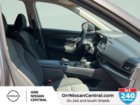 Used 2024 Nissan Rogue SV AWD/4WD image 11