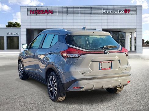 Certified 2022 Nissan Kicks SV image 4