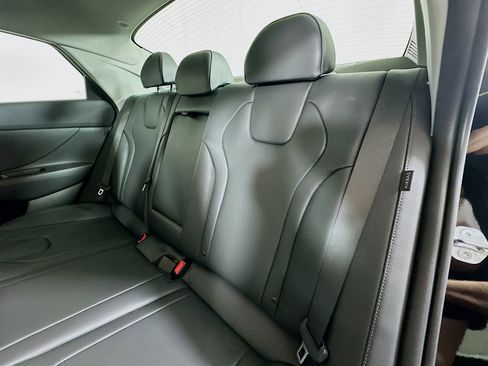 New 2026 Hyundai Elantra Limited FWD image 25