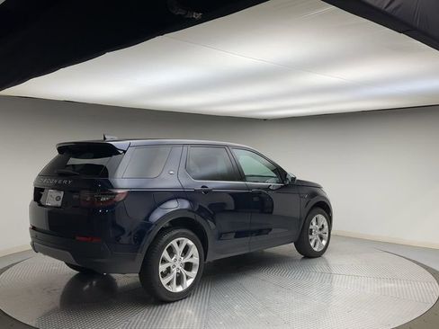 Used 2023 Land Rover Discovery Sport SE image 8