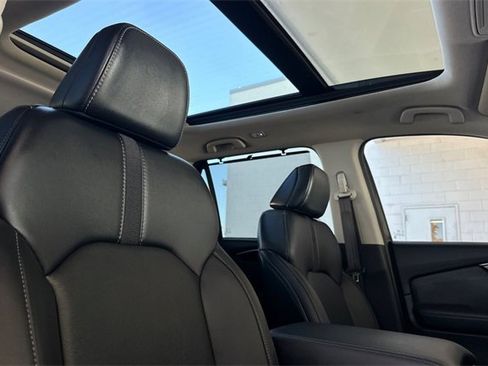 Used 2025 Honda Pilot Touring image 14