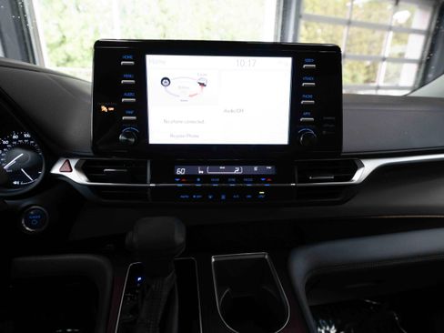 Used 2022 Toyota Sienna LE FWD image 17