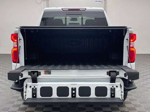Used 2024 Chevrolet Silverado 1500 LT Trail Boss w/ Convenience Package II AWD/4WD image 10