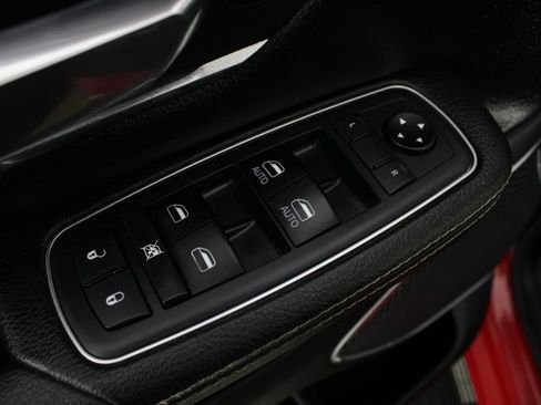 Used 2019 RAM 1500 Laramie AWD/4WD image 16