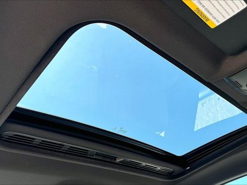Used 2019 BMW 230i Coupe w/ Convenience Package RWD image 15