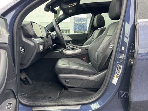 Used 2025 Mercedes-Benz GLS 450 4MATIC image 4