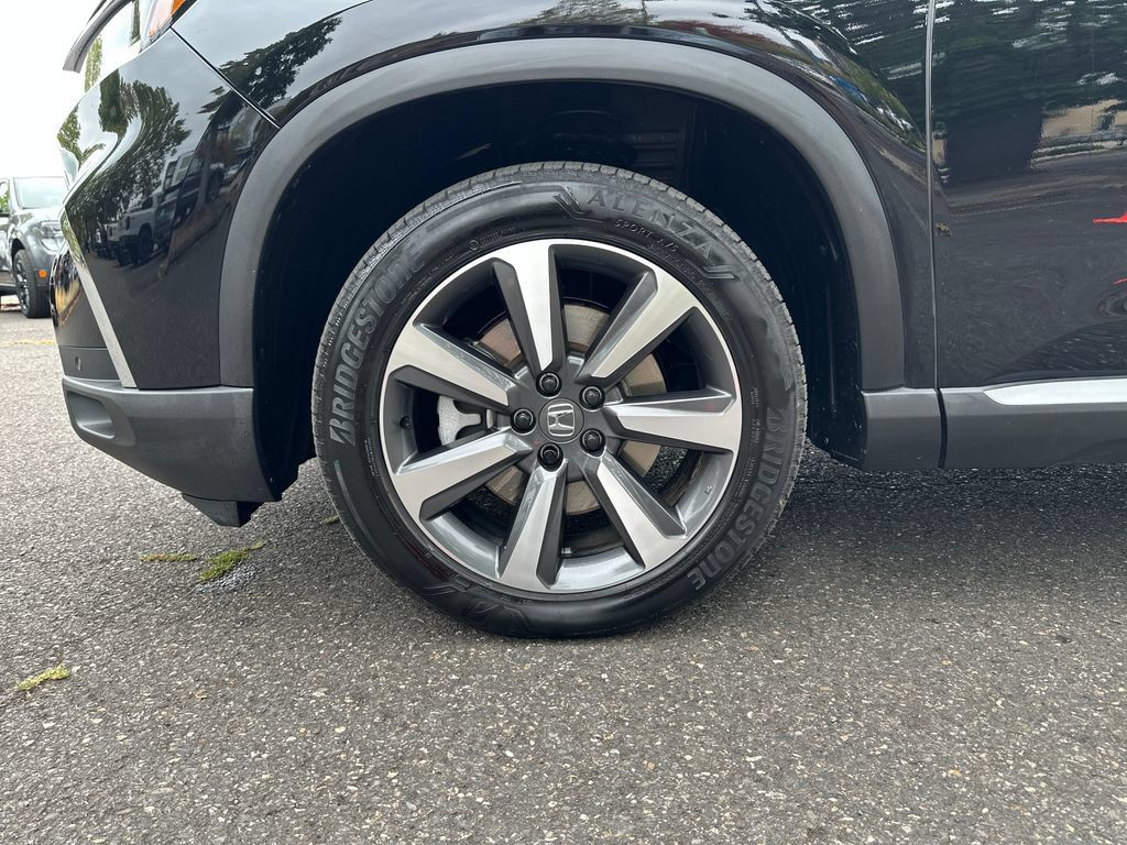 Used 2025 Honda Pilot Elite image 11