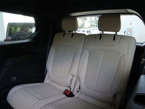 New 2023 Jeep Grand Cherokee L Limited w/ Luxury Tech Group II image 24