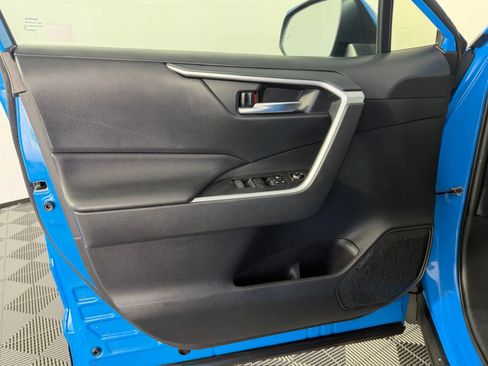 Used 2019 Toyota RAV4 XLE AWD/4WD image 32