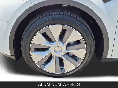 Used 2023 Tesla Model Y Long Range AWD/4WD image 11