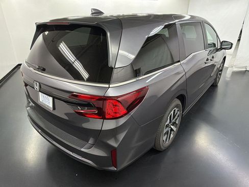 New 2026 Honda Odyssey EX-L image 9