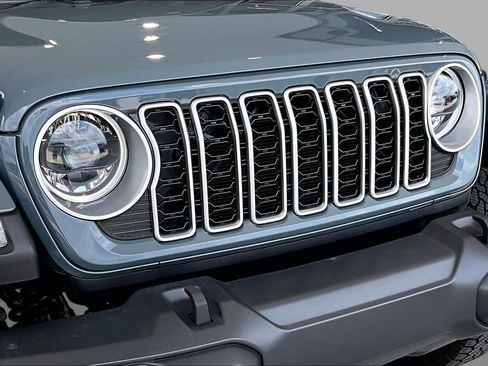 Used 2024 Jeep Wrangler Unlimited Sahara w/ Safety Group AWD/4WD image 29