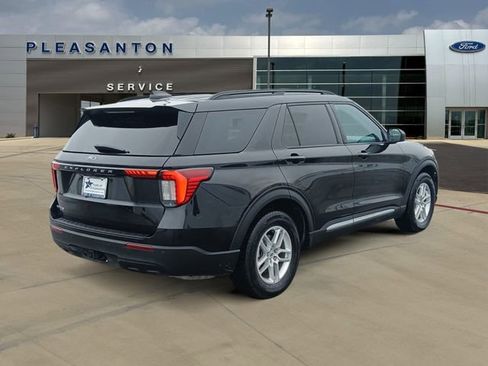 Certified 2025 Ford Explorer Active RWD image 5