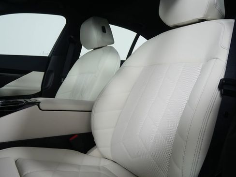 New 2026 BMW 530i xDrive w/ Premium Package image 11