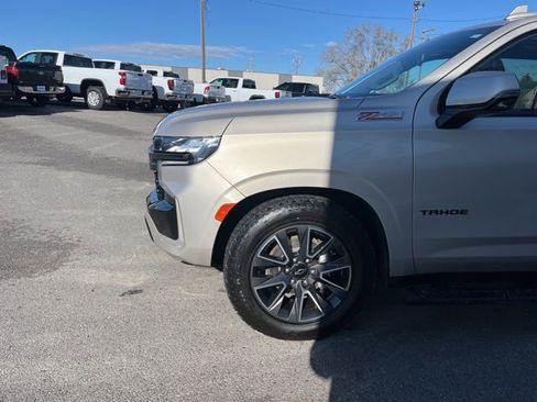 Used 2021 Chevrolet Tahoe Z71 w/ Z71 Off-Road Package AWD/4WD image 6