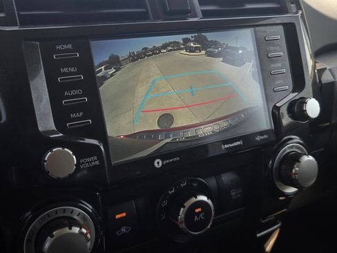 Used 2024 Toyota 4Runner TRD Off-Road Premium AWD/4WD image 24