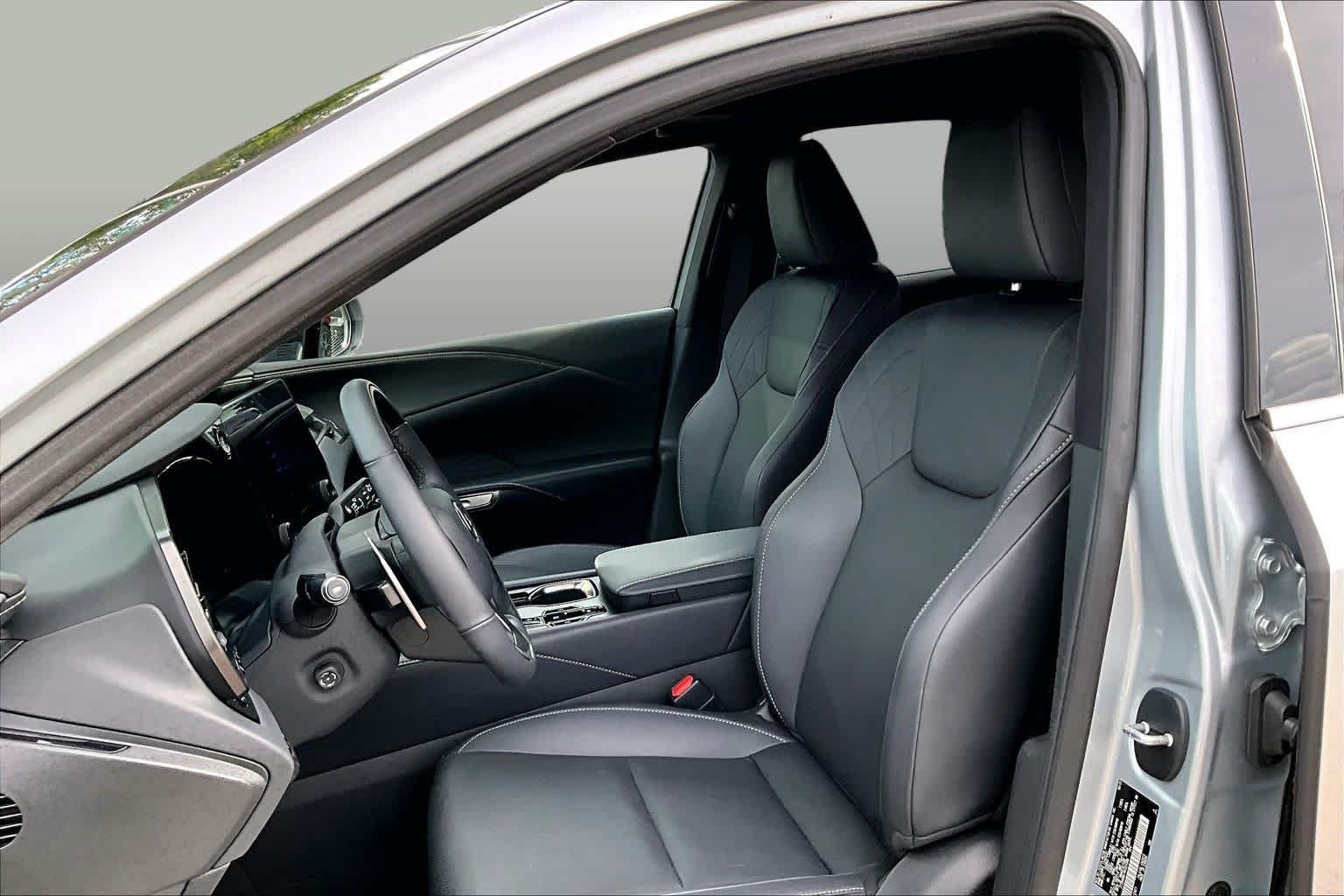 Used 2024 Lexus RX 350 Premium w/ Convenience Package FWD image 8