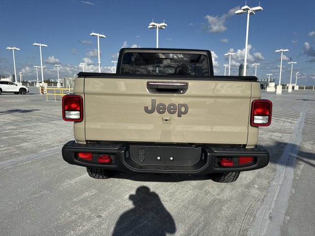 Used 2022 Jeep Gladiator Rubicon AWD/4WD image 23