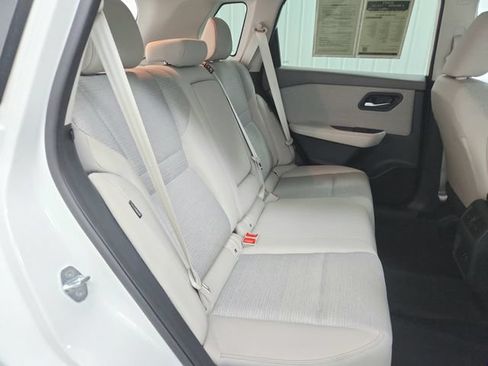Used 2023 Nissan Rogue SV FWD image 36