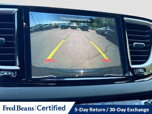 Used 2025 Chrysler Pacifica Select FWD image 17