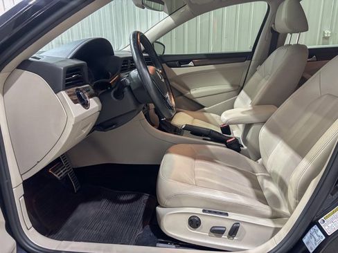 Used 2020 Volkswagen Passat 2.0T SEL image 15
