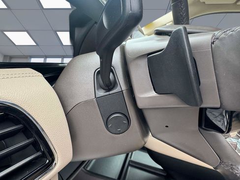 Used 2023 Lincoln Navigator L Reserve image 19