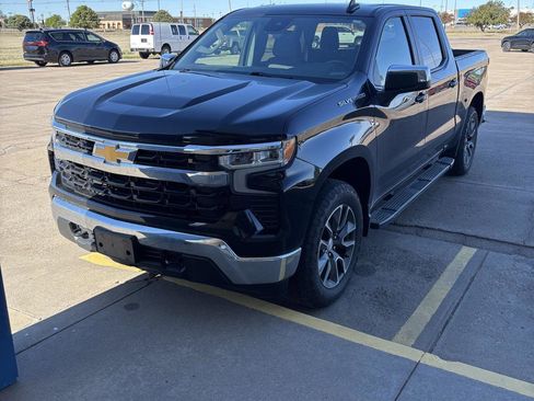 Used 2024 Chevrolet Silverado 1500 LT AWD/4WD image 1