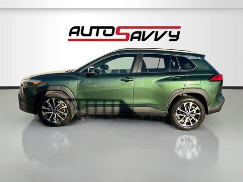 Used 2022 Toyota Corolla Cross XLE w/ Convenience Package image 4