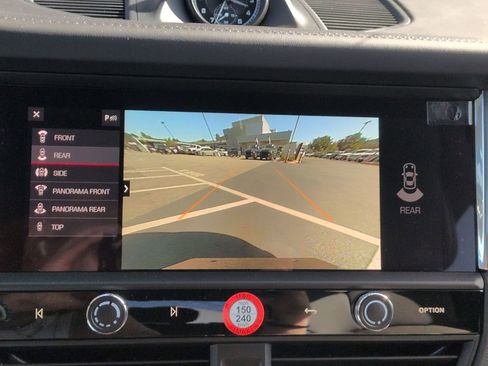 New 2026 Porsche Macan image 20