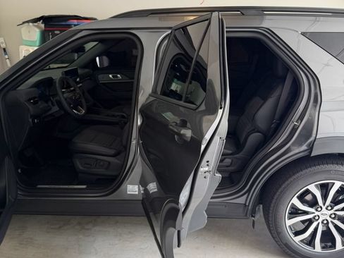 Used 2026 Ford Explorer ST-Line RWD image 3