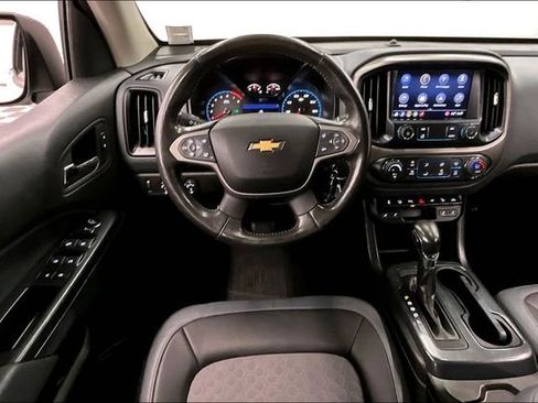 Used 2022 Chevrolet Colorado Z71 w/ Safety Package AWD/4WD image 6