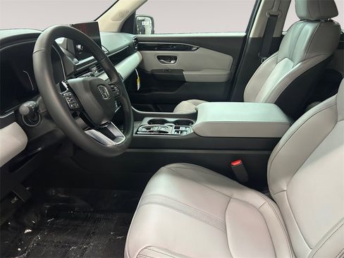 New 2025 Honda Pilot EX-L image 9